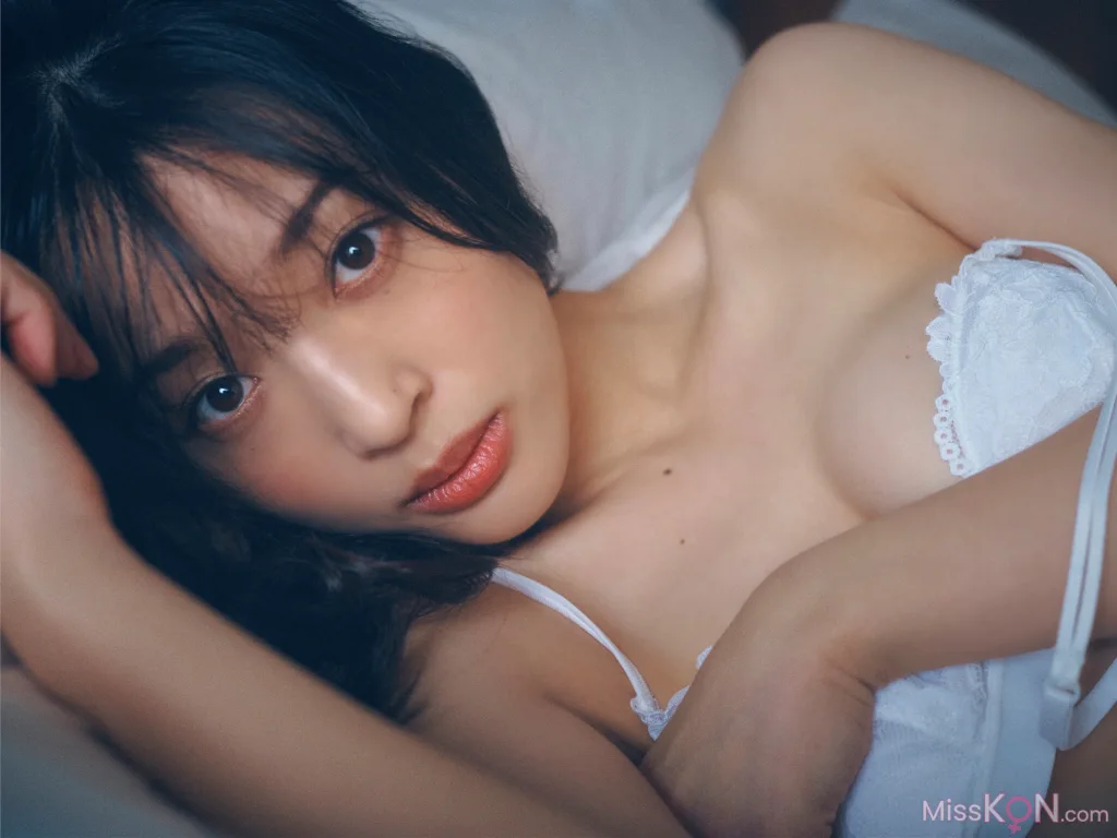 Misaki Jinbu (神部美咲)_ FLASHデジタル写真集 『ここだけの話 Vol.2』