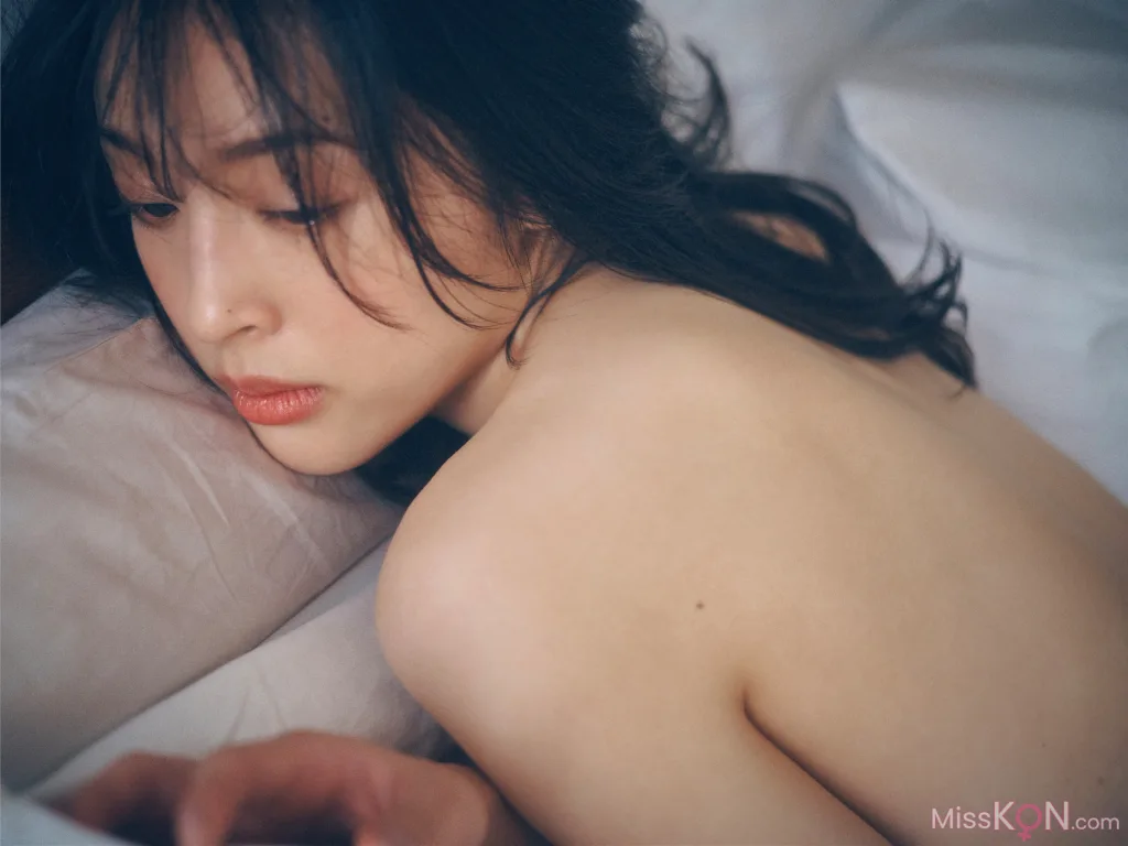 Misaki Jinbu (神部美咲)_ FLASHデジタル写真集 『ここだけの話 Vol.2』