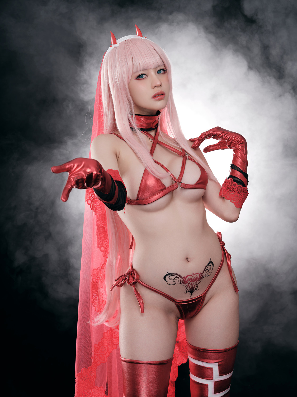 Cosplay PingPing平平 – Zero Two 27 Cosplay PingPing平平 – Zero Two
