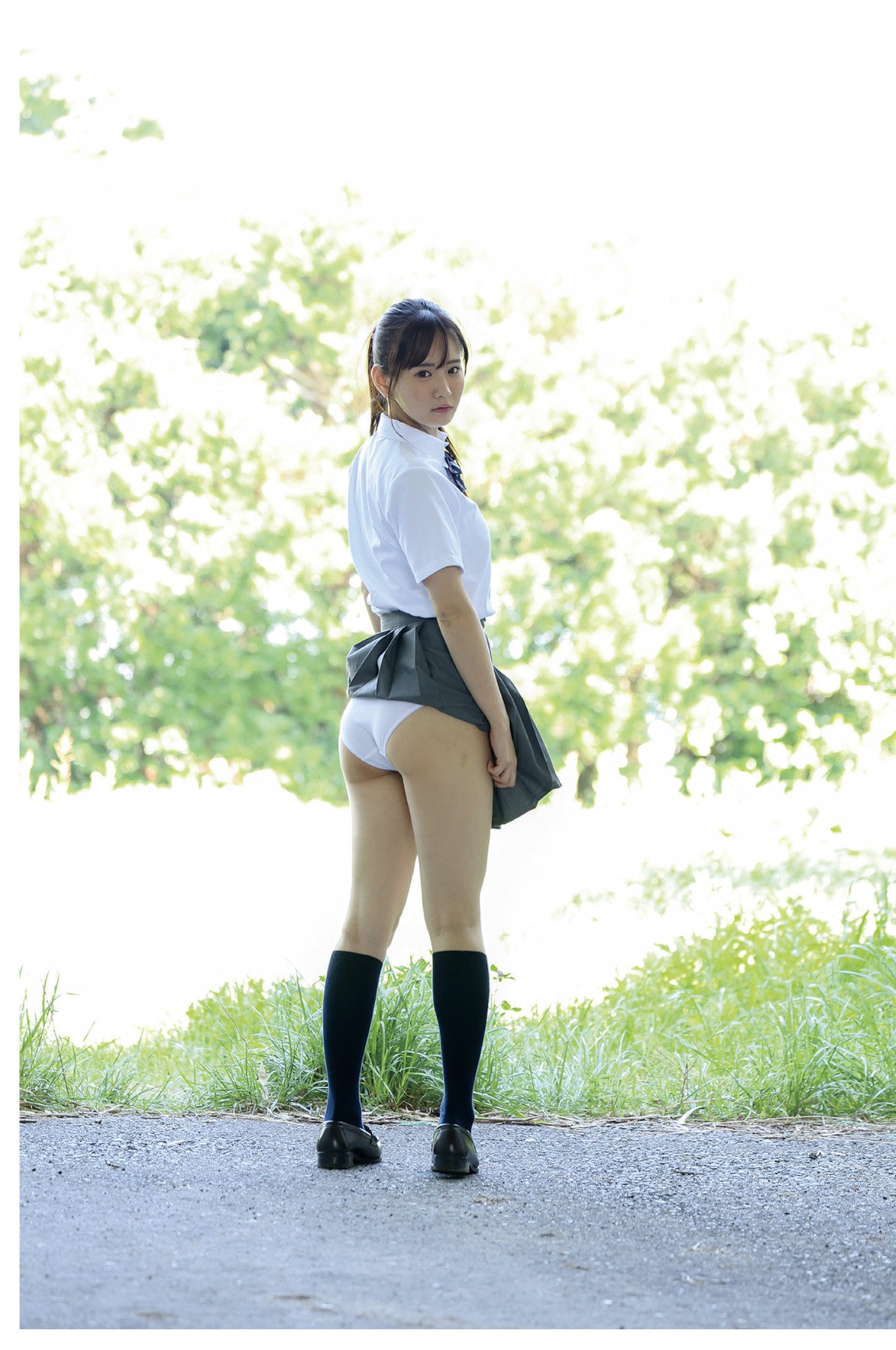 Narumi Hirose 広瀬なるみ, ヌード写真集 『風に包まれて』 Set.06