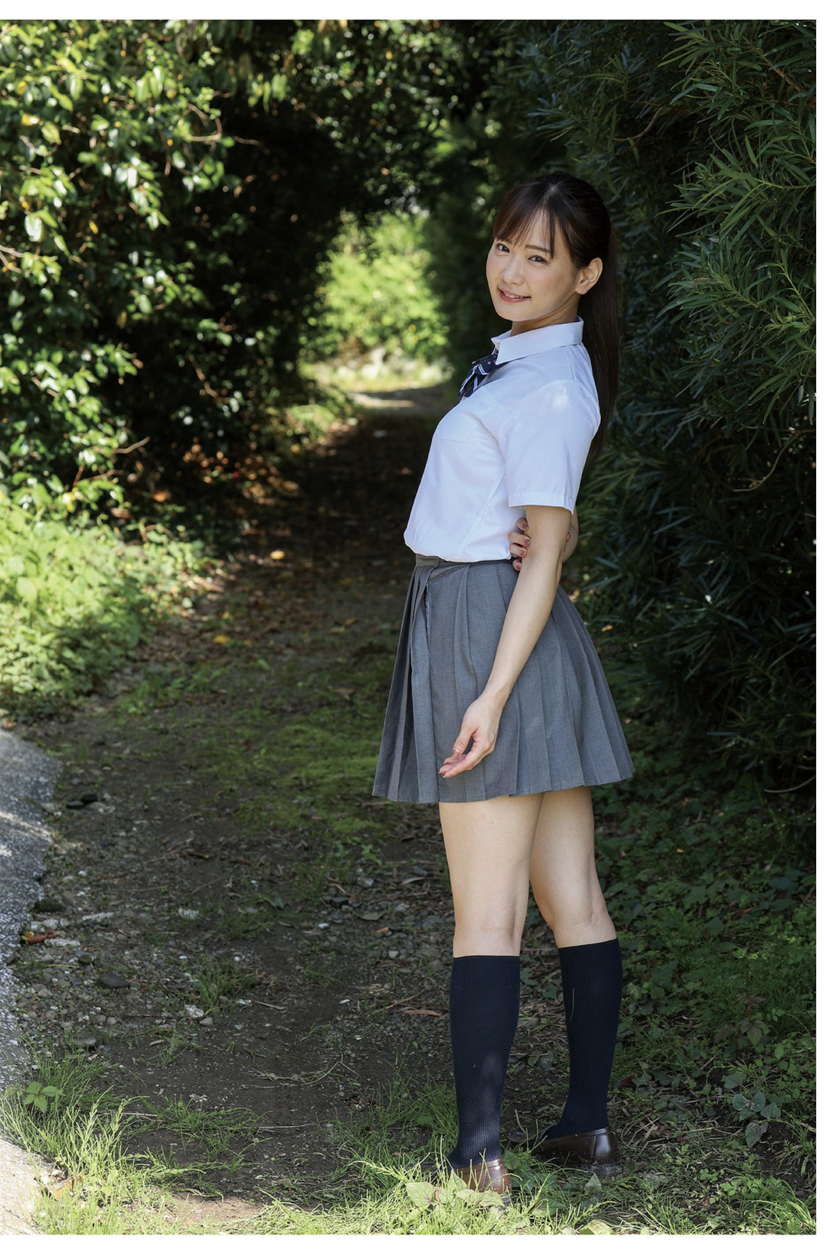 Narumi Hirose 広瀬なるみ, ヌード写真集 『風に包まれて』 Set.06
