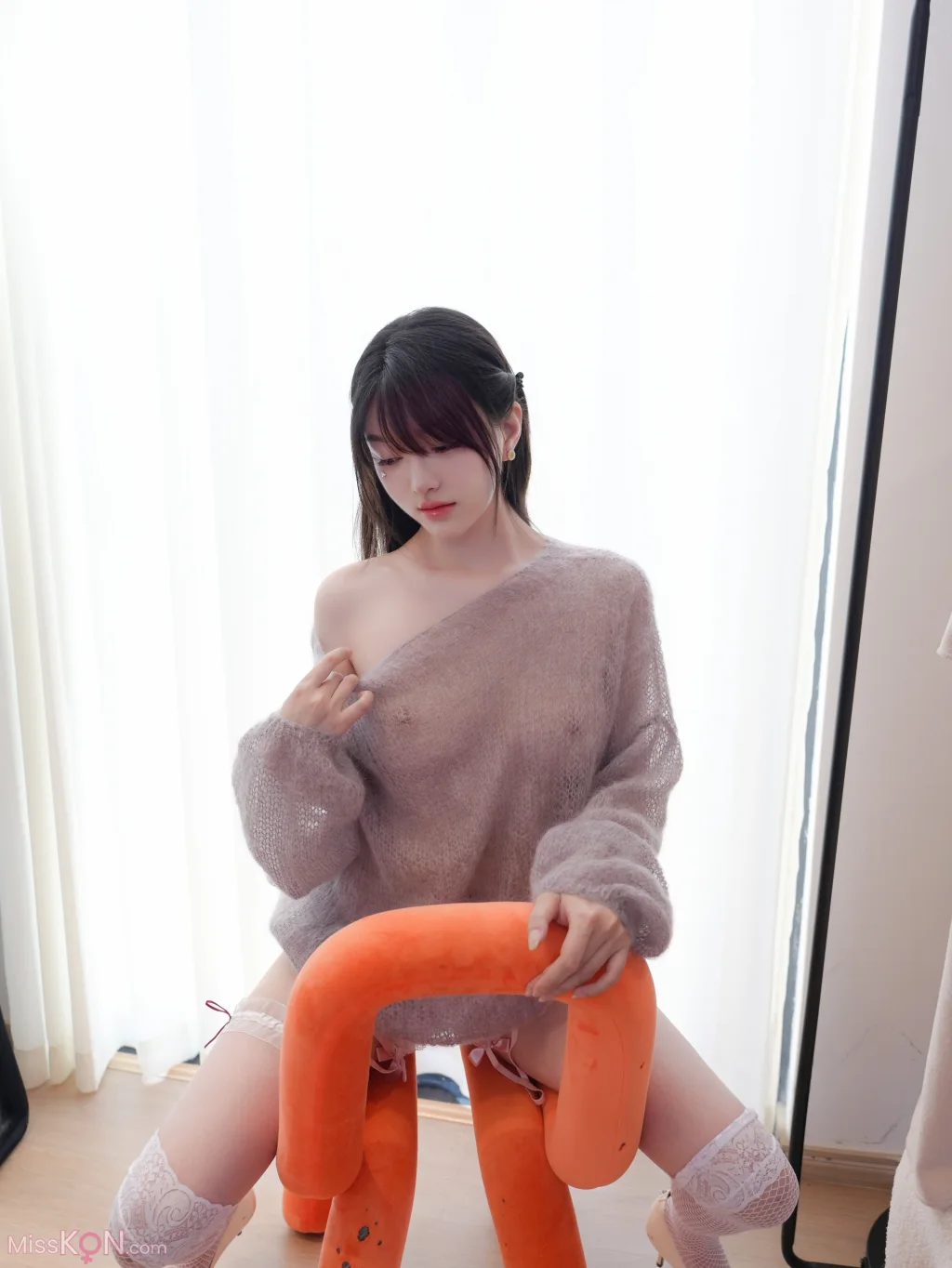 [XR Uncensored] 白露lulu_ R18 秀人网模特 灰色毛衣