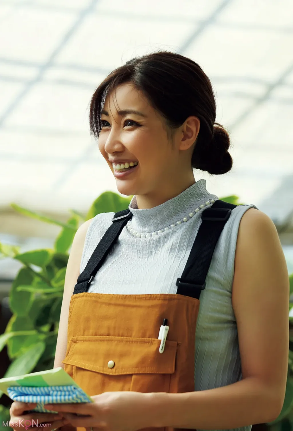 Miho Abe (あべみほ)_ FRIDAY GOLD 衝撃！濡れ場ヌード