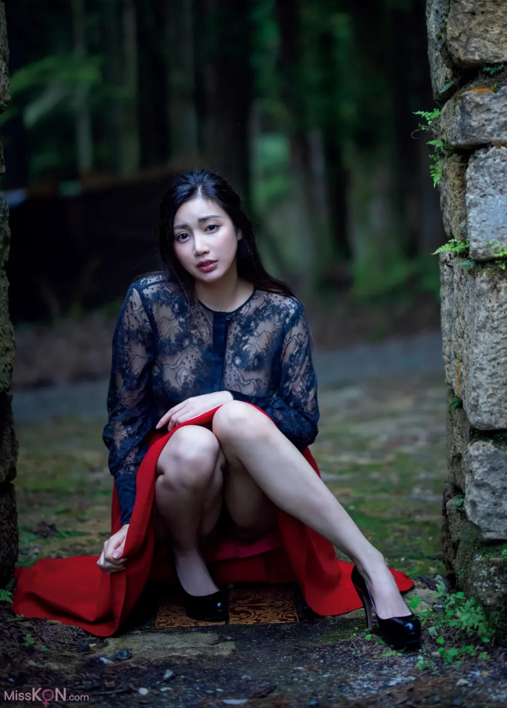 Miho Abe (あべみほ)_ FRIDAY GOLD 衝撃！濡れ場ヌード