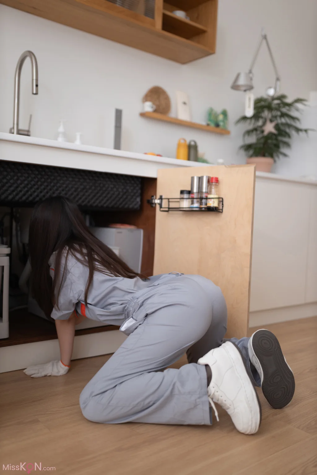 [XR Uncensored] 杏子Yada_ R18 秀人网模特 物业小姐