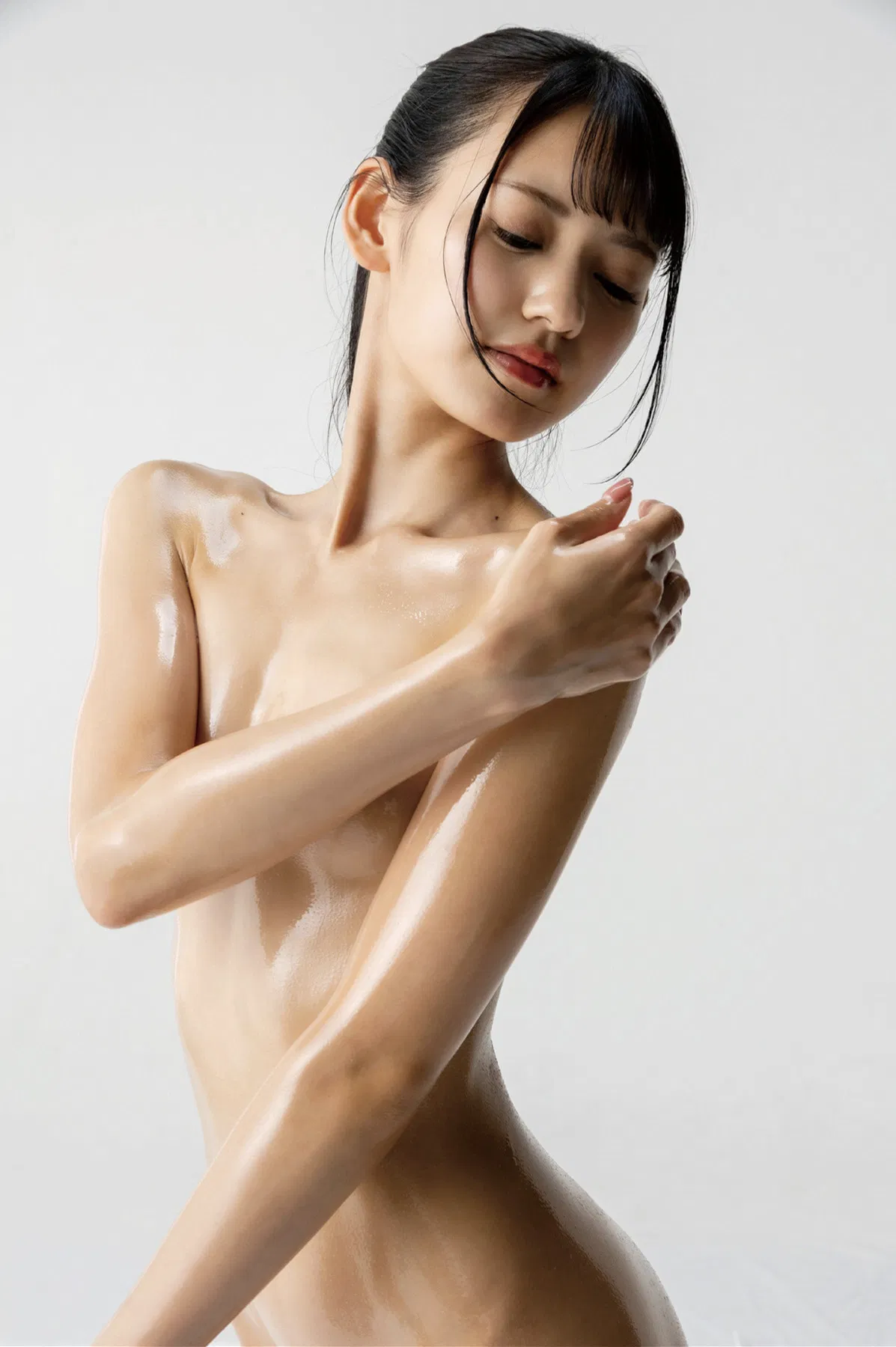 Umi Yatsugake 八掛うみ, Hinako Mori 森日向子, 絶対的透け透けテカテカポーズブック SUPER BEST Vol.01