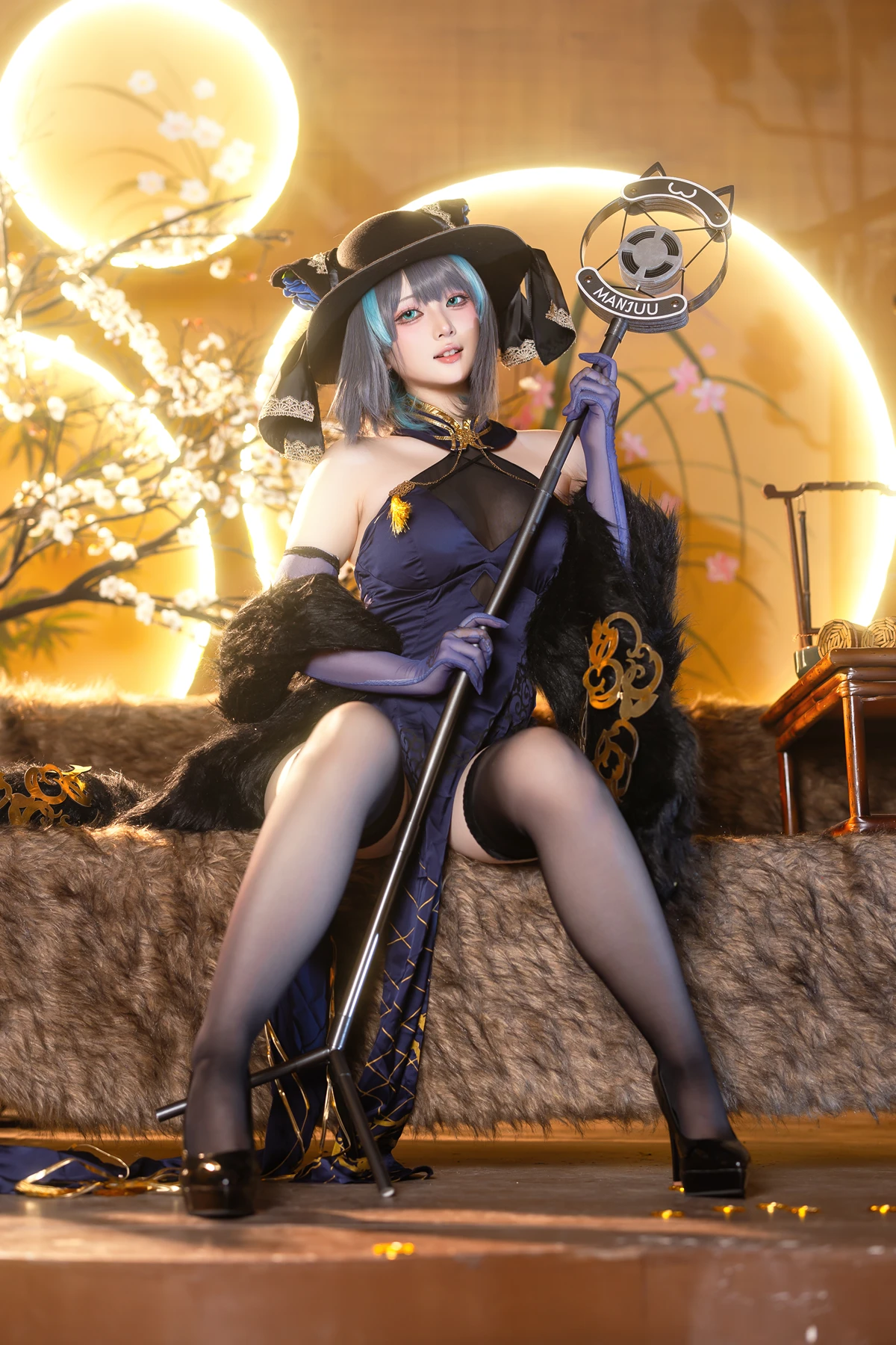 Cosplay 屿鱼 – 金装猫猫头