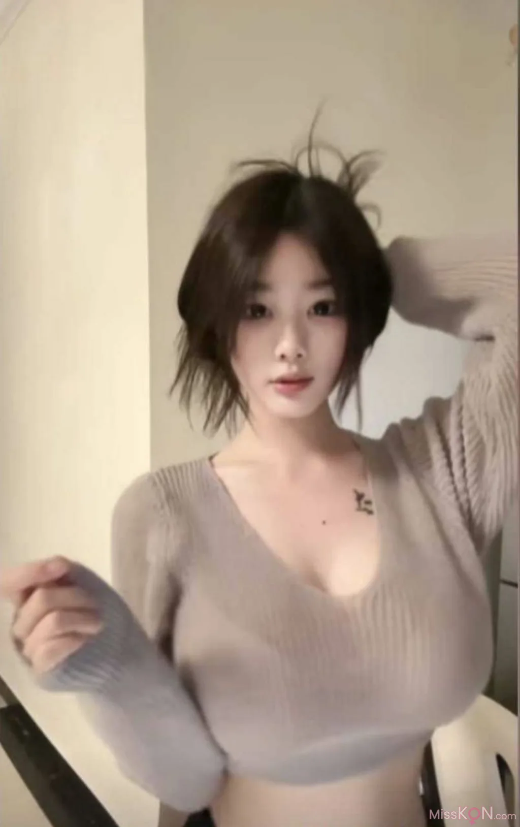 何时困_ 七彩主播 抖音24w粉丝颜值博主