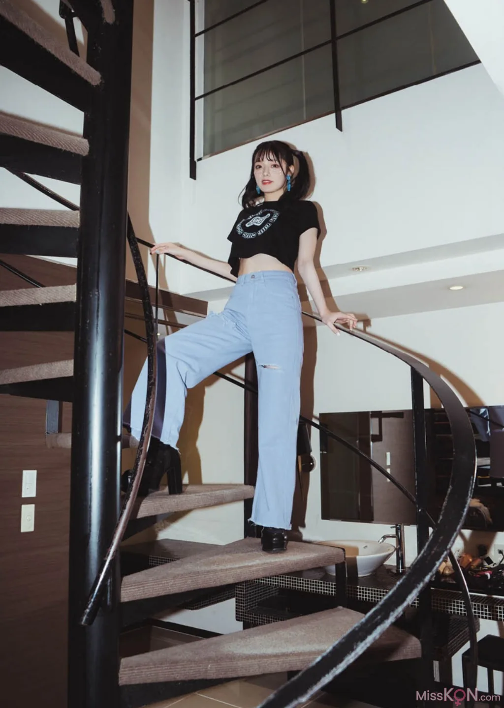 Rena Miyashita (宫下玲奈)_ Escape