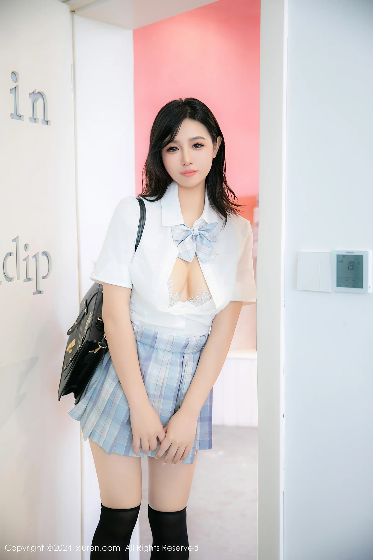 XiuRen秀人网 No.8759 金小依JinXiaoYi