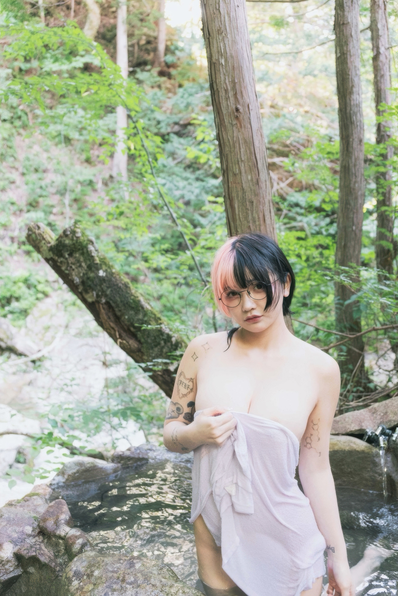 Chukimeroday ちゅきめろでぃ, 2nd 写真集 『一泊二日』 Set.01