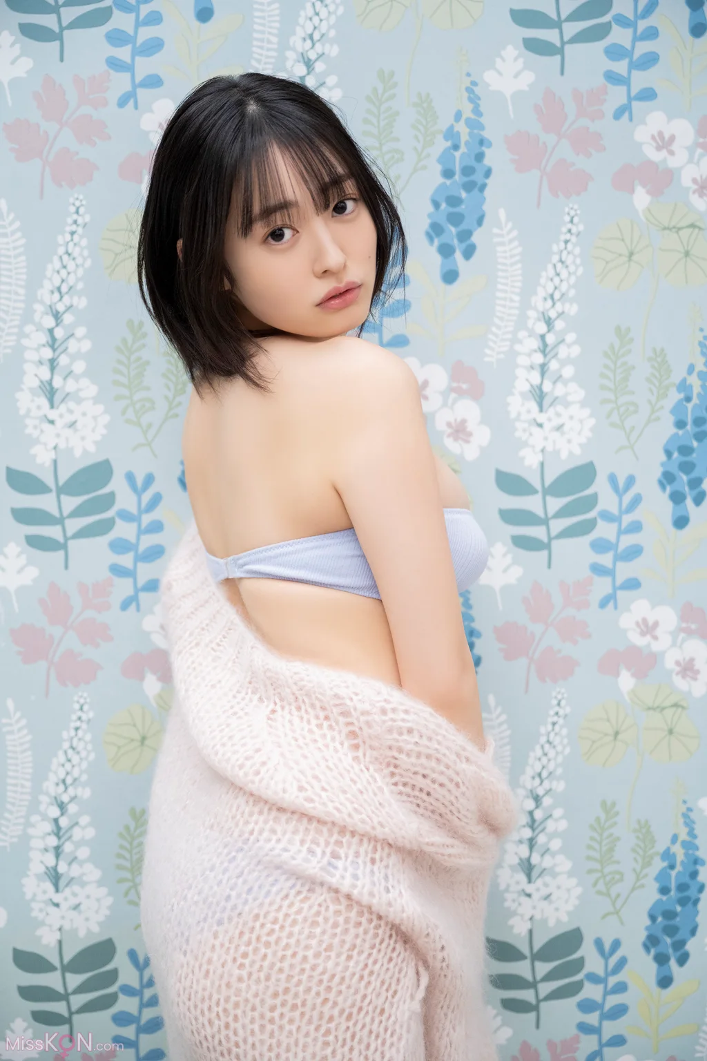 Miu Shirahama (白濱美兎)_ 漫画アクションデジタル写真集 「Pure White」