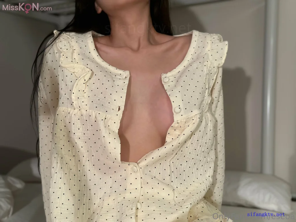 徐雅eseoa_ OnlyFans订阅私拍福利 激凸闪现 画面诱惑力十足