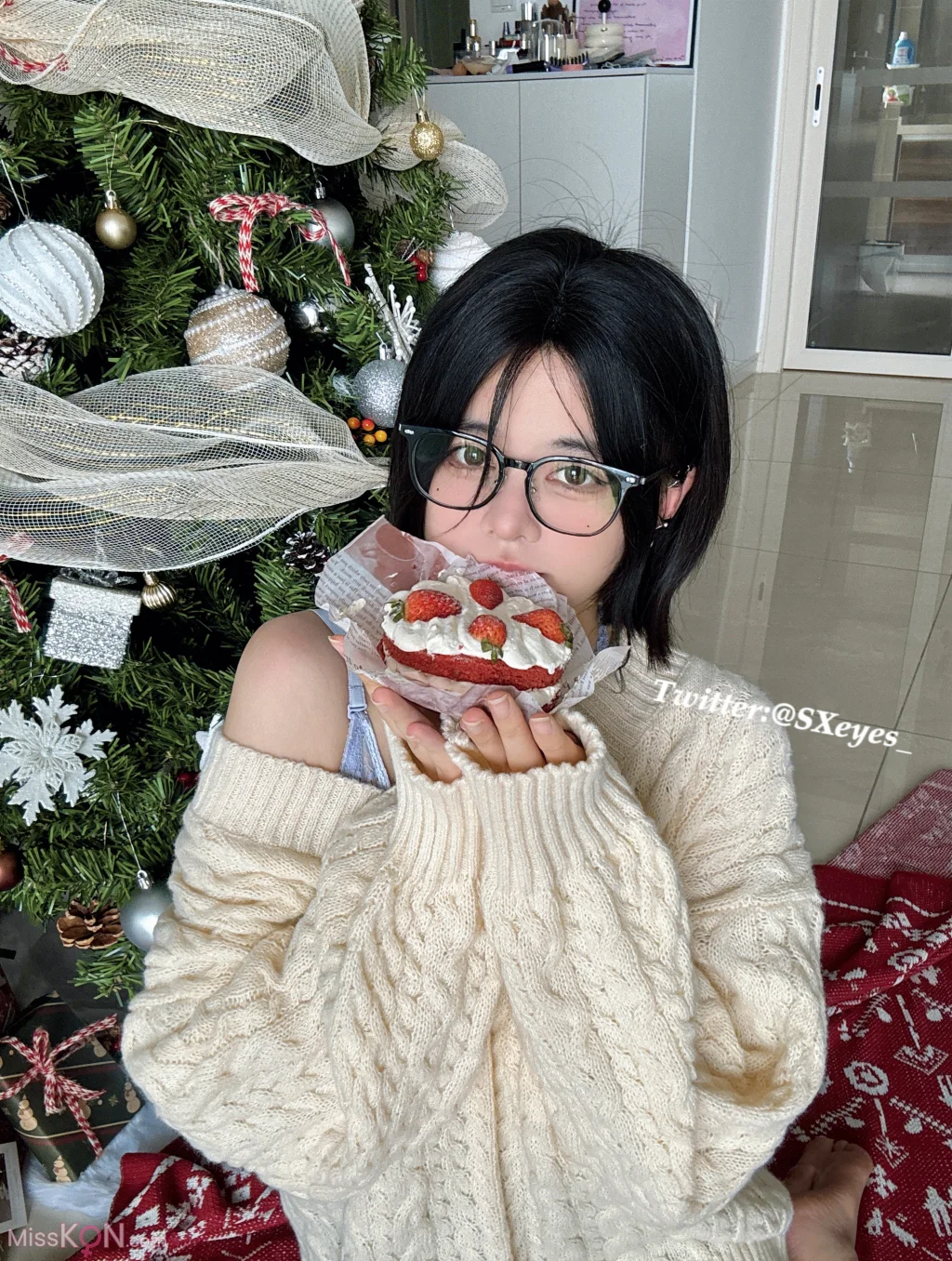 Coser@眼酱大魔王w_ Fantia 2023年12月订阅 24 Coser@眼酱大魔王w_ Fantia 2023年12月订阅