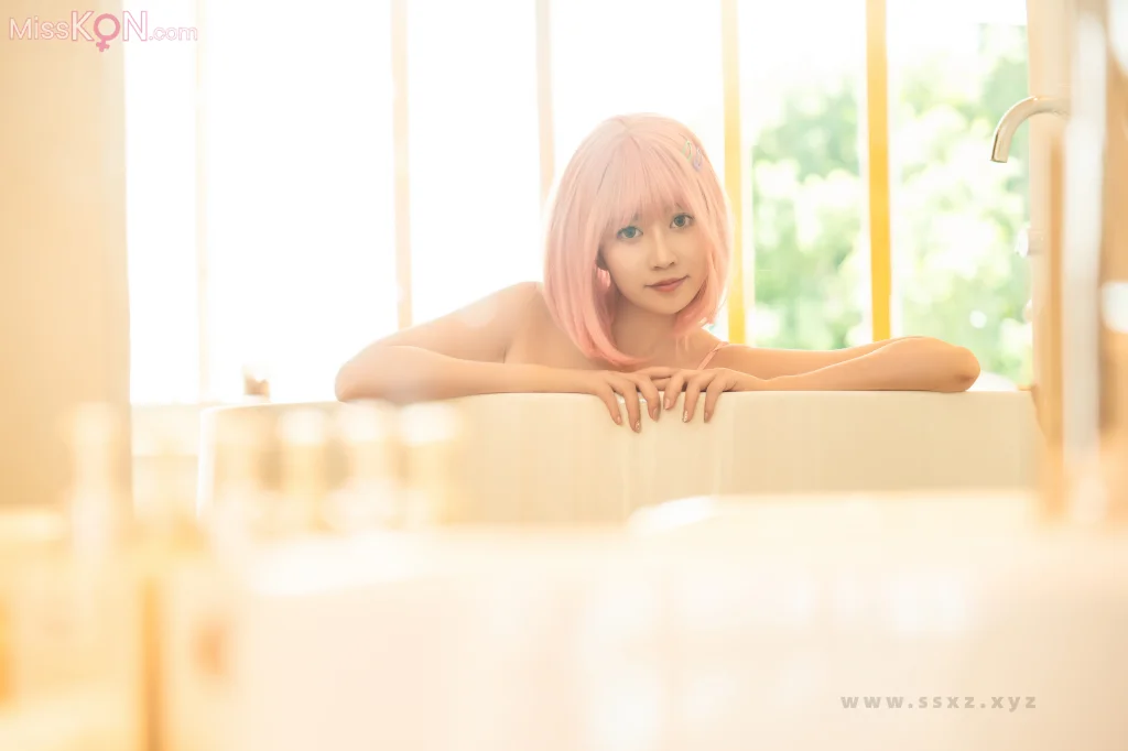 Coser@年年Nnian_ 红色玛奇朵&模特面试 罕见出镜