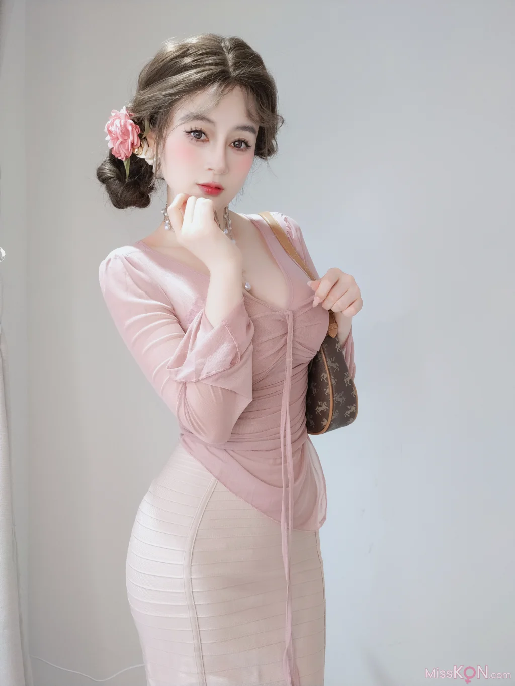 Coser@白银81_ [Fantia] 2024年11月会员合集（16套）