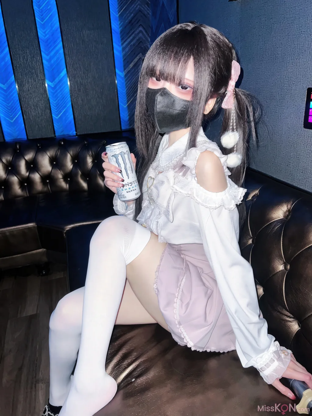 Coser@纸悦Etsu_ko_ 与地雷系女子的ktv约会