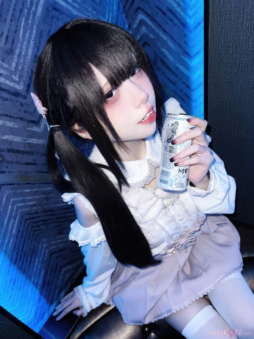 Coser@纸悦Etsu_ko_ 与地雷系女子的ktv约会