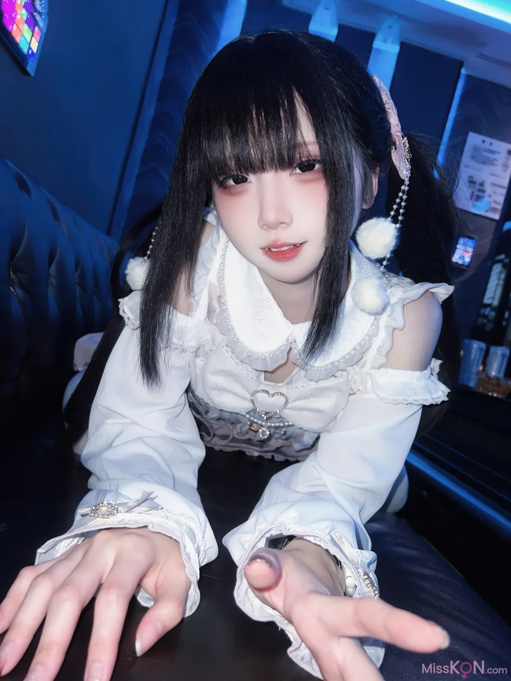Coser@纸悦Etsu_ko_ 与地雷系女子的ktv约会