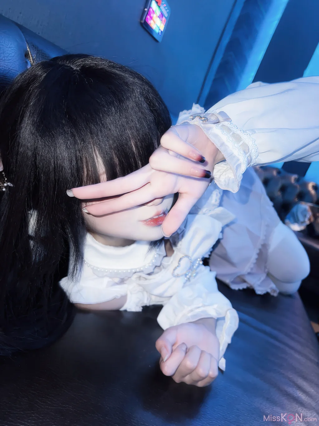 Coser@纸悦Etsu_ko_ 与地雷系女子的ktv约会