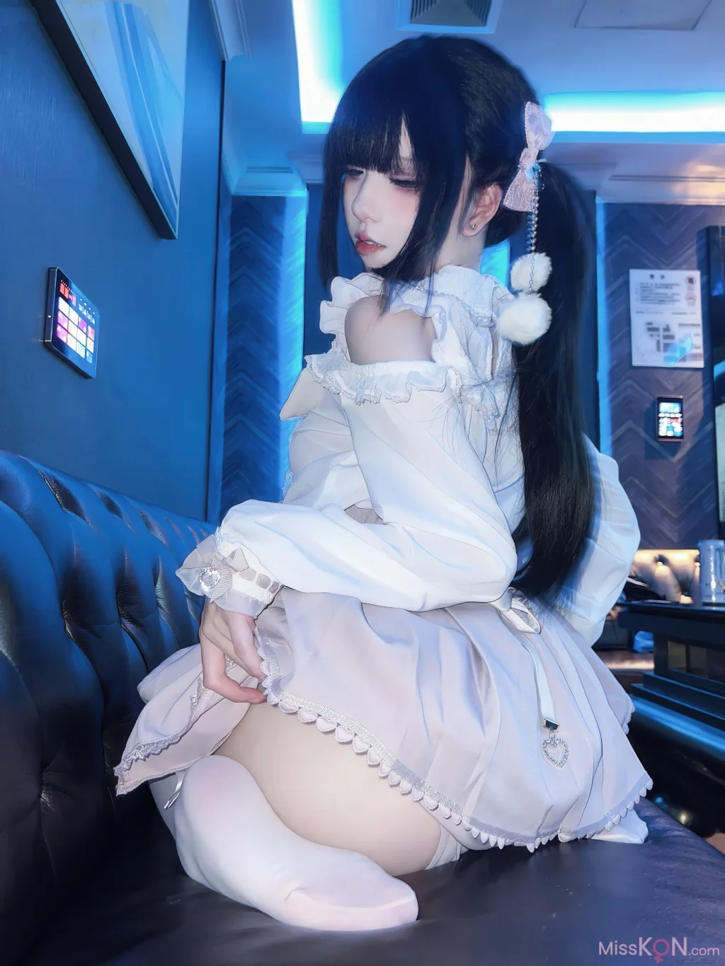 Coser@纸悦Etsu_ko_ 与地雷系女子的ktv约会
