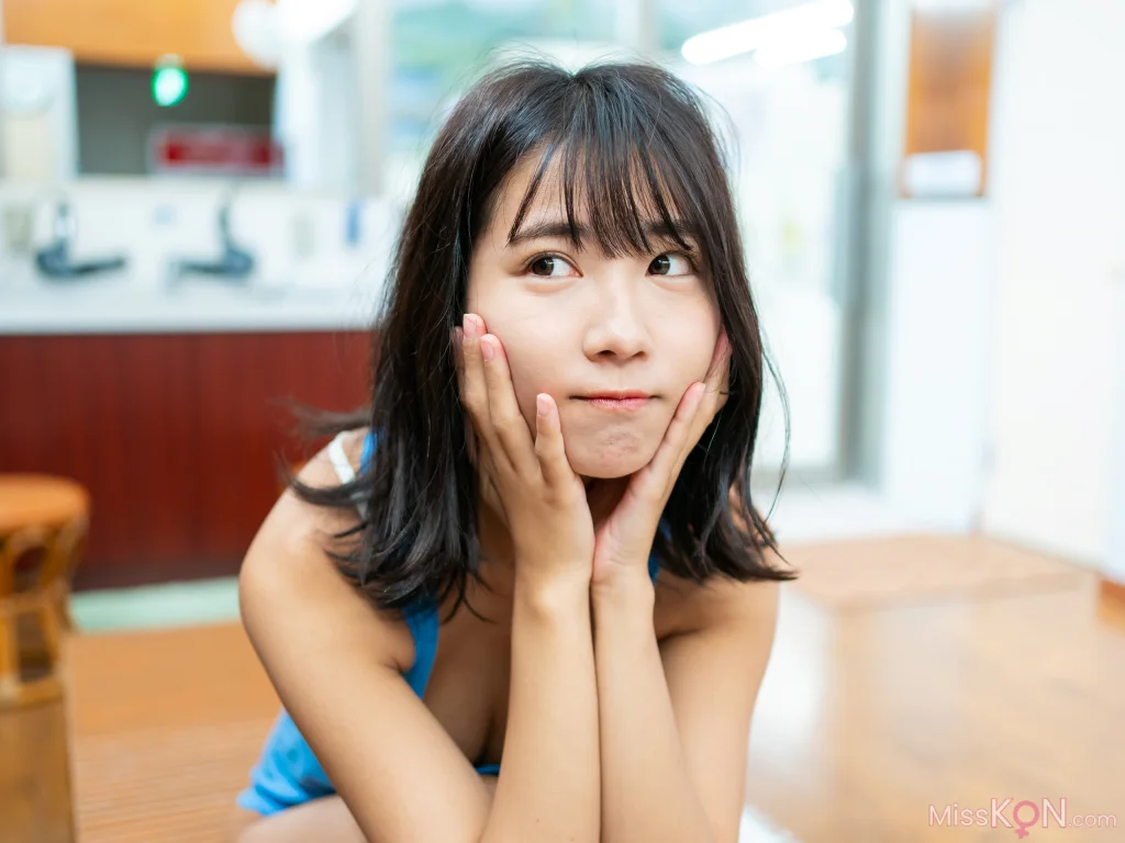 Amau Kisumi (天羽希純)_ FLASHデジタル写真集 銭湯で大はしゃぎ！