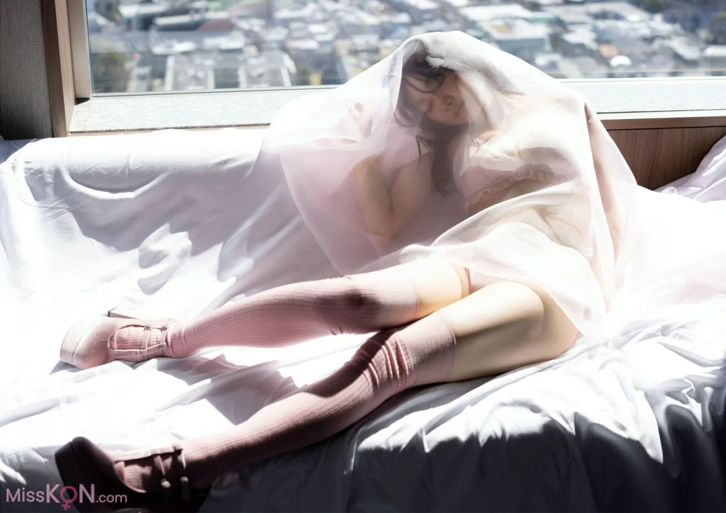 Haruna Yoshizawa (吉澤遥奈)_ BUBKAデジタル写真集 「Pureness」