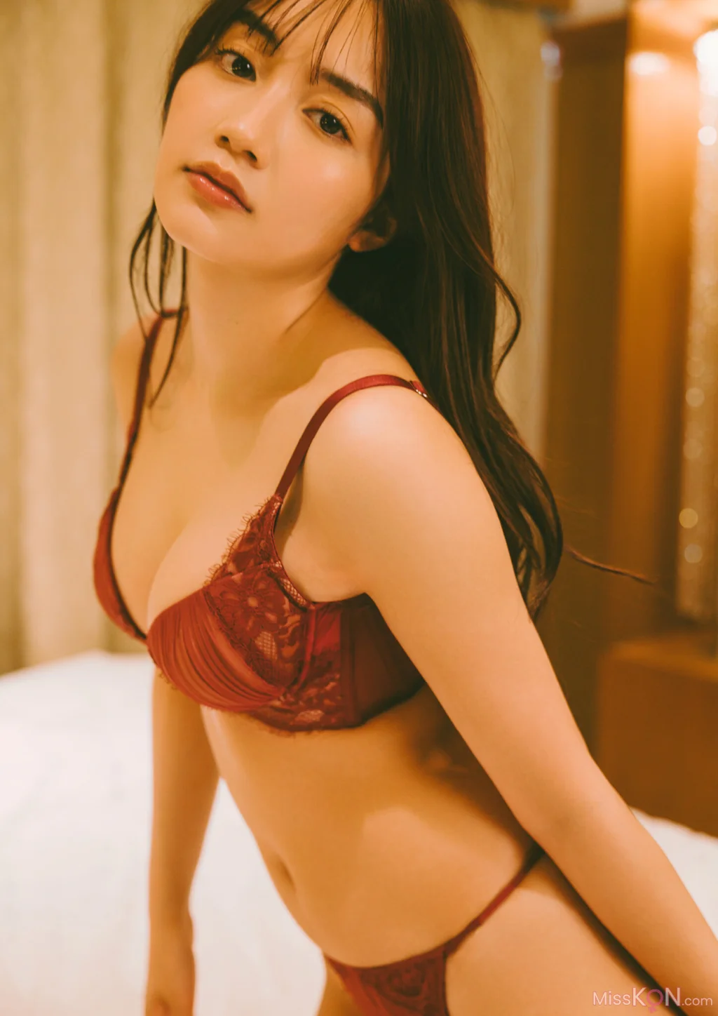 Hikari Kuroki (黒木ひかり)_ BRODYデジタル写真集 「Midnight romance」