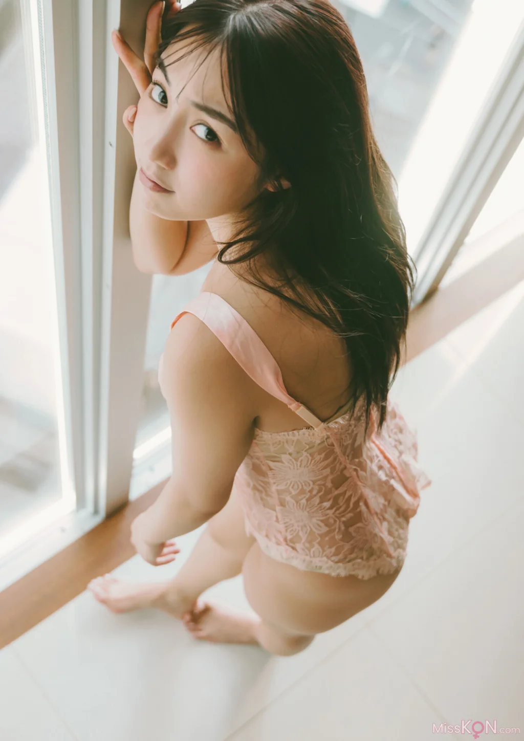 Hikari Kuroki (黒木ひかり)_ BRODYデジタル写真集 「Midnight romance」