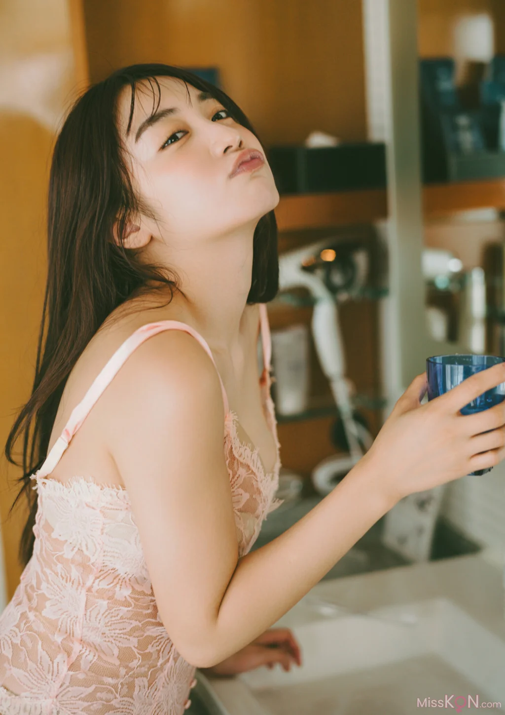 Hikari Kuroki (黒木ひかり)_ BRODYデジタル写真集 「Midnight romance」