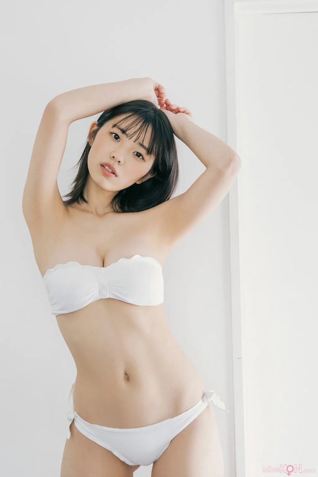 Kikuchi Hina (菊地姫奈)_ Platinum FLASHデジタル写真集 「虚構に恋するプリンセス」