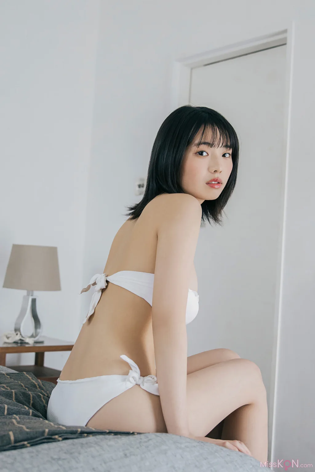 Kikuchi Hina (菊地姫奈)_ Platinum FLASHデジタル写真集 「虚構に恋するプリンセス」