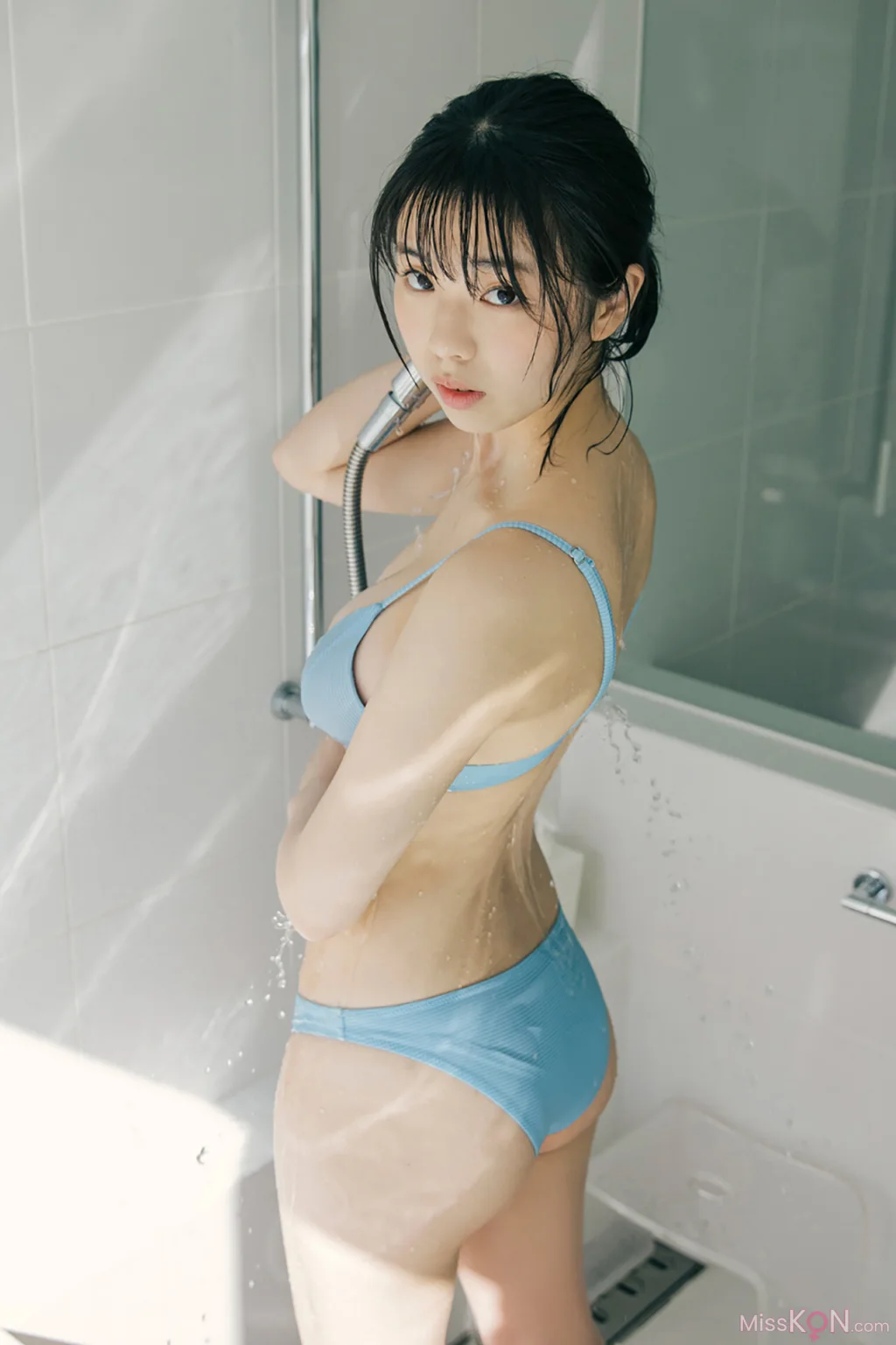 Kikuchi Hina (菊地姫奈)_ Platinum FLASHデジタル写真集 「虚構に恋するプリンセス」