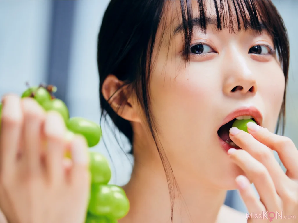 Sugimoto Mariri (杉本愛莉鈴)_ FLASHデジタル写真集 むき出しの色香