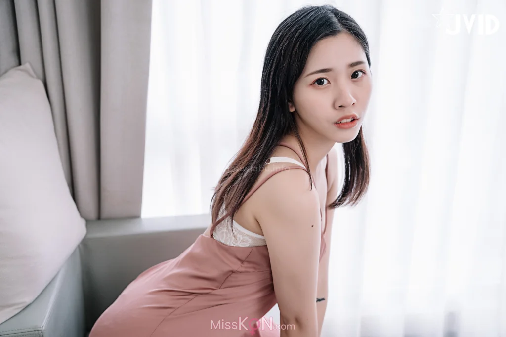 [JVID] 茶理 & 妙妙_ 美乳姐妹之因為太缺錢!親姐誘逼女大生妹妹開啟18禁直播!!