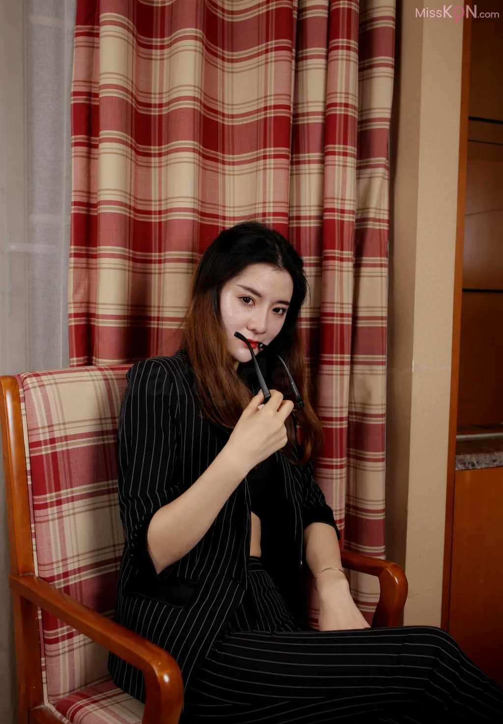 [Private Photoshoot] 梦凡_ 极品素人御姐 怀旧式宾馆全尺度私拍