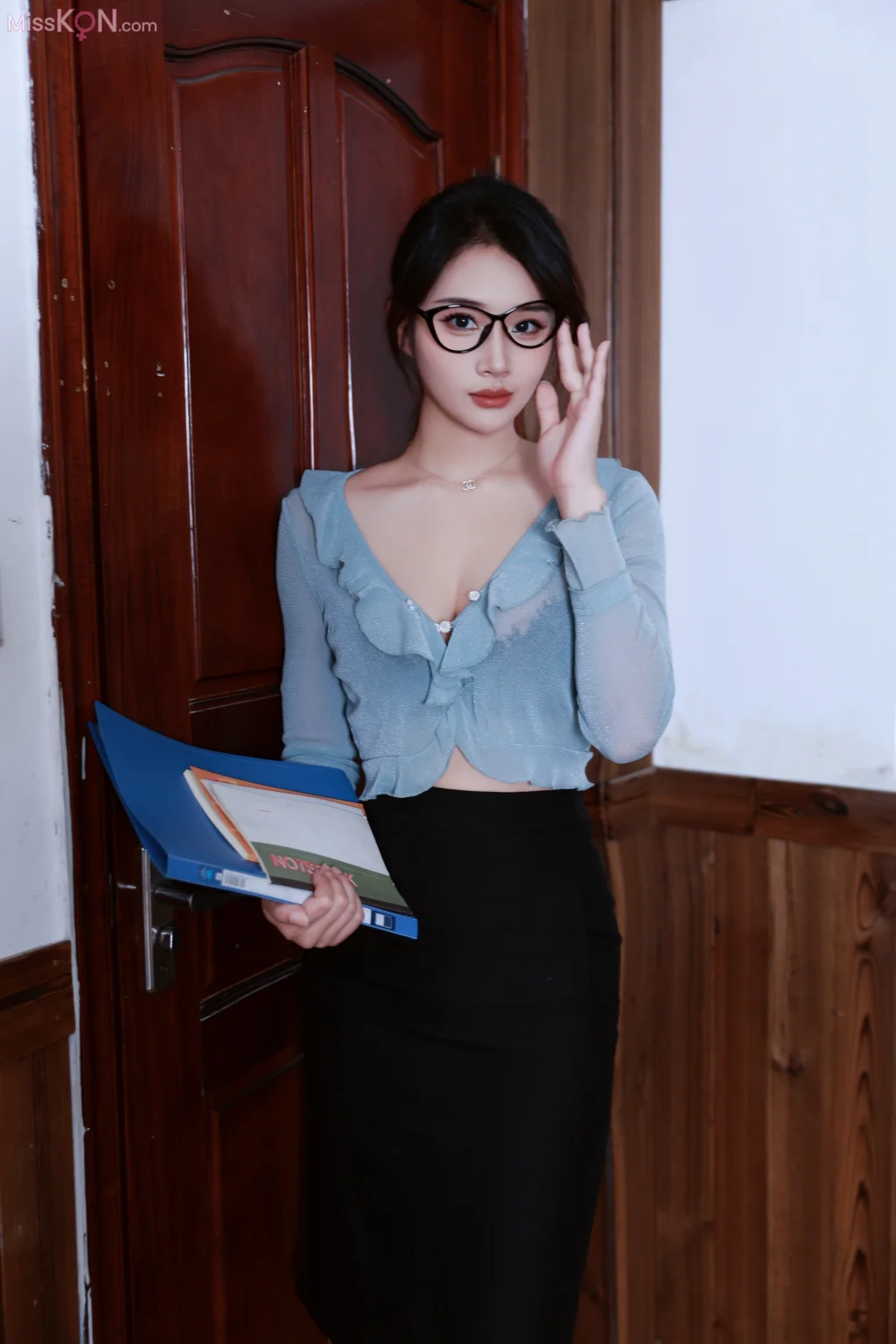 [XR Uncensored] 南乔_ R18 秀人网模特 女教师