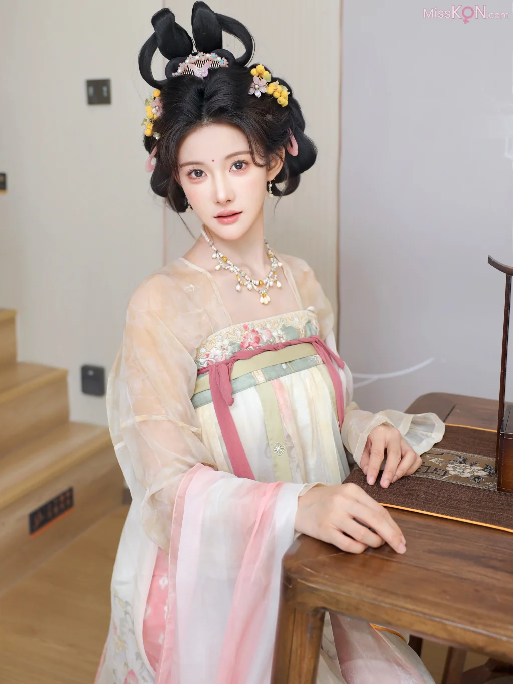 [XR Uncensored] 梨霜儿_ R18 秀人网模特 梦回大唐