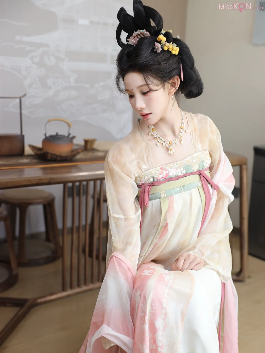 [XR Uncensored] 梨霜儿_ R18 秀人网模特 梦回大唐