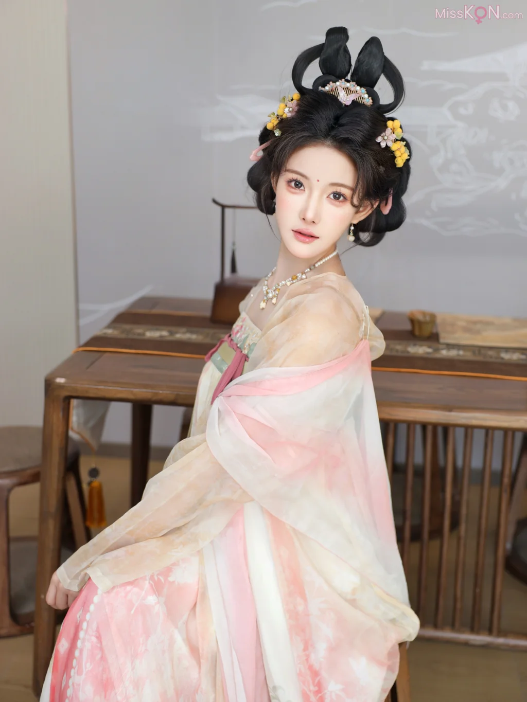 [XR Uncensored] 梨霜儿_ R18 秀人网模特 梦回大唐