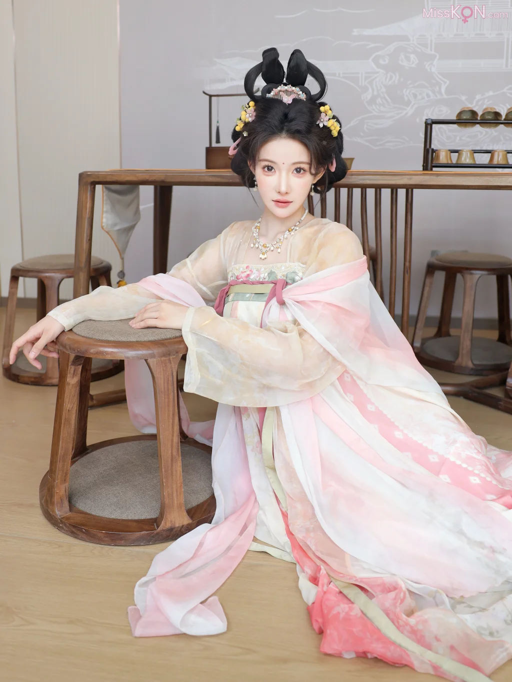 [XR Uncensored] 梨霜儿_ R18 秀人网模特 梦回大唐