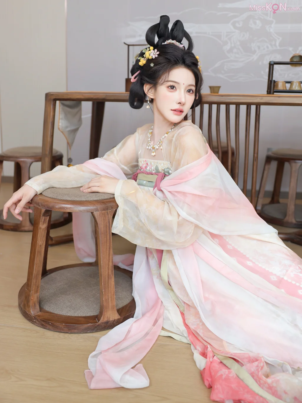 [XR Uncensored] 梨霜儿_ R18 秀人网模特 梦回大唐