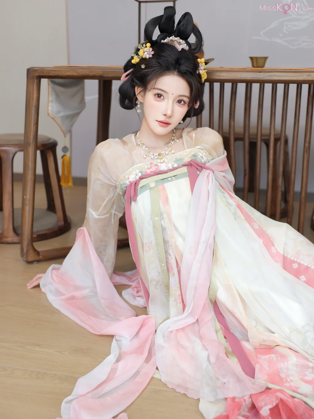 [XR Uncensored] 梨霜儿_ R18 秀人网模特 梦回大唐