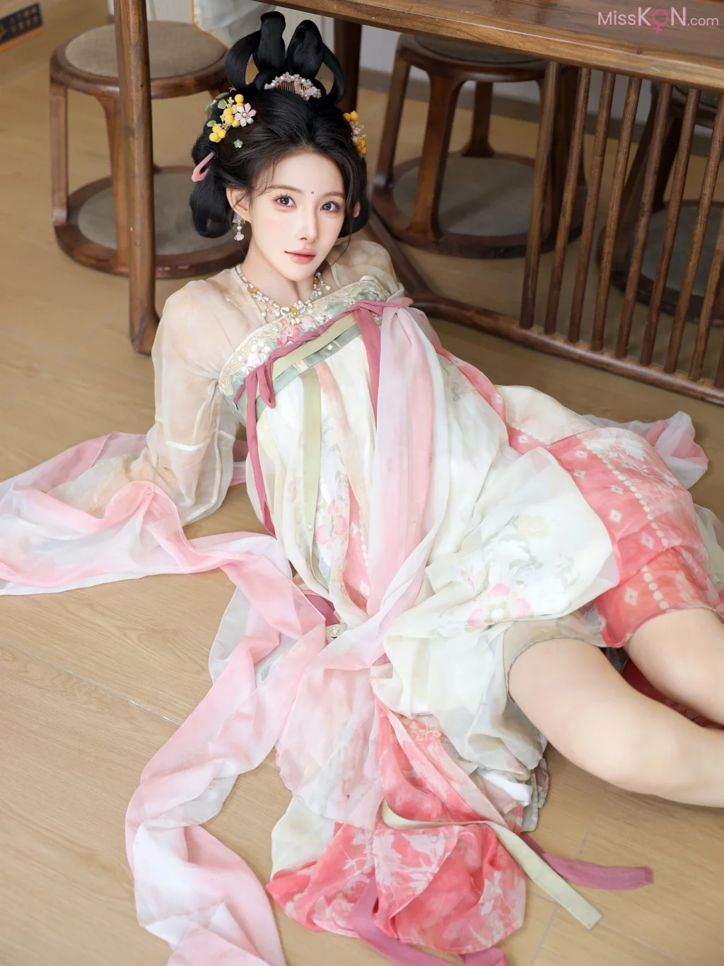 [XR Uncensored] 梨霜儿_ R18 秀人网模特 梦回大唐