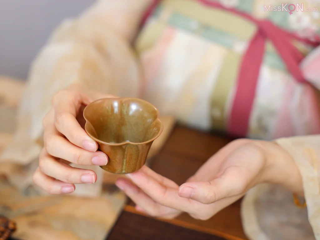 [XR Uncensored] 梨霜儿_ R18 秀人网模特 梦回大唐