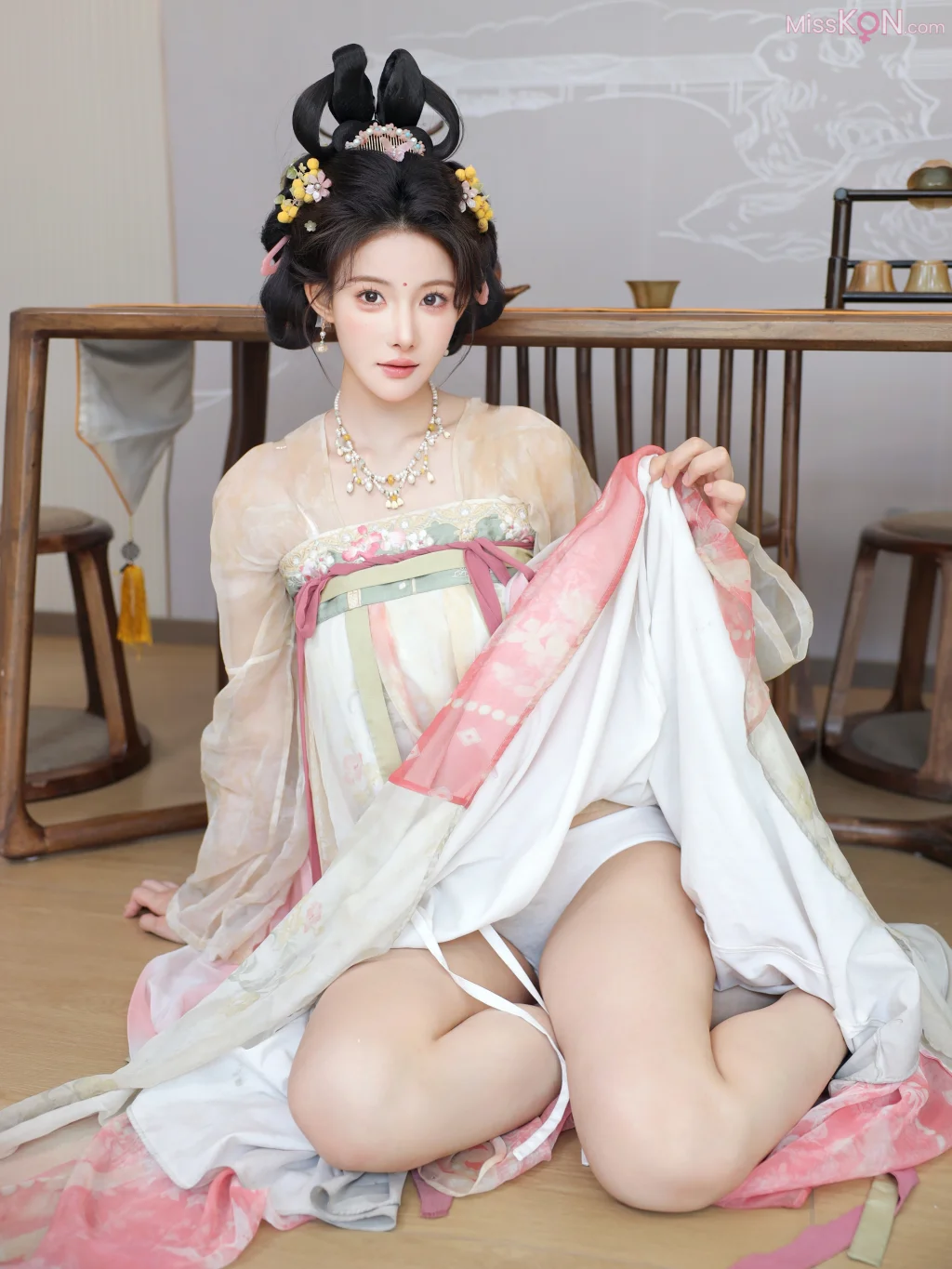 [XR Uncensored] 梨霜儿_ R18 秀人网模特 梦回大唐