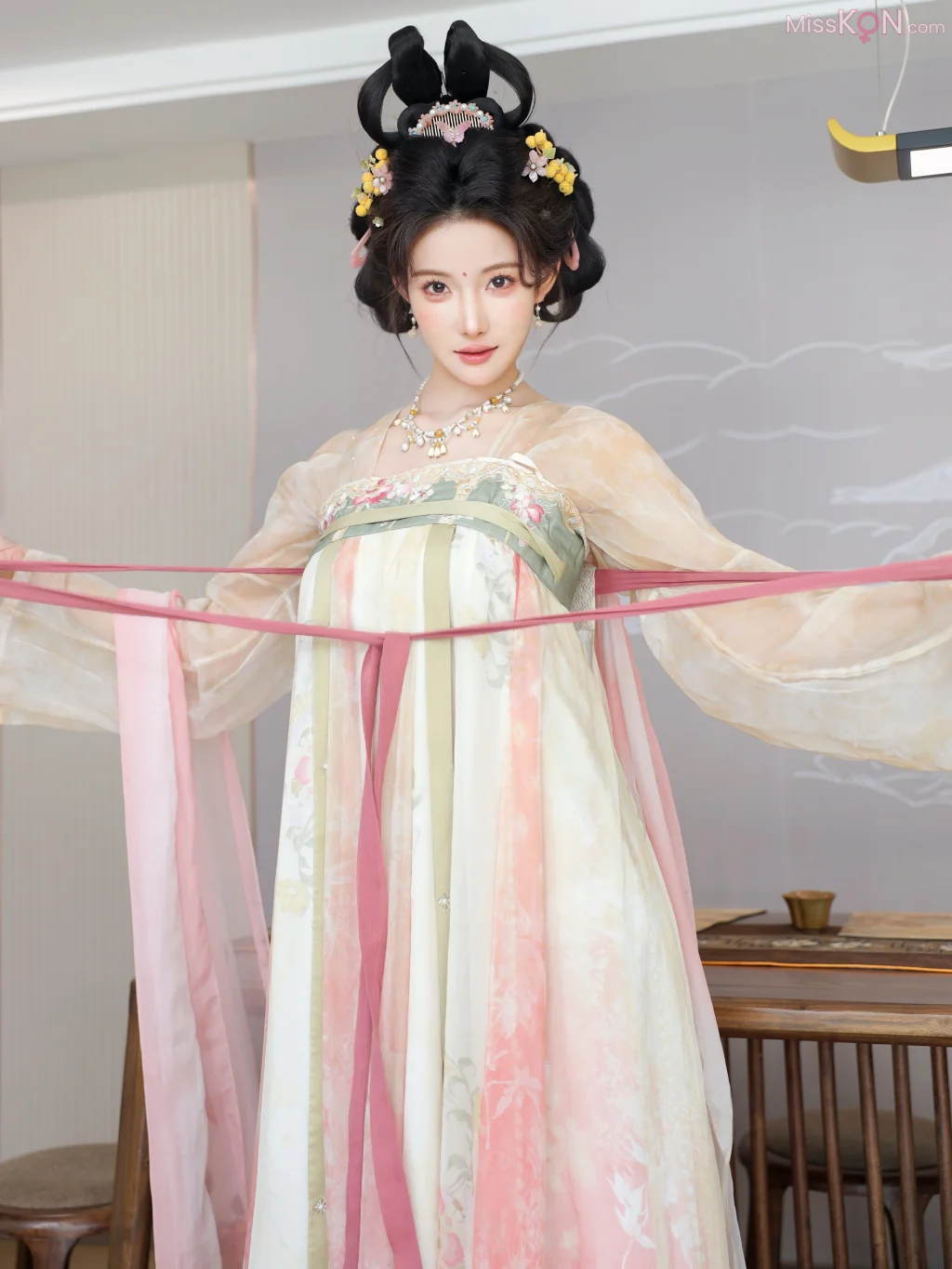 [XR Uncensored] 梨霜儿_ R18 秀人网模特 梦回大唐