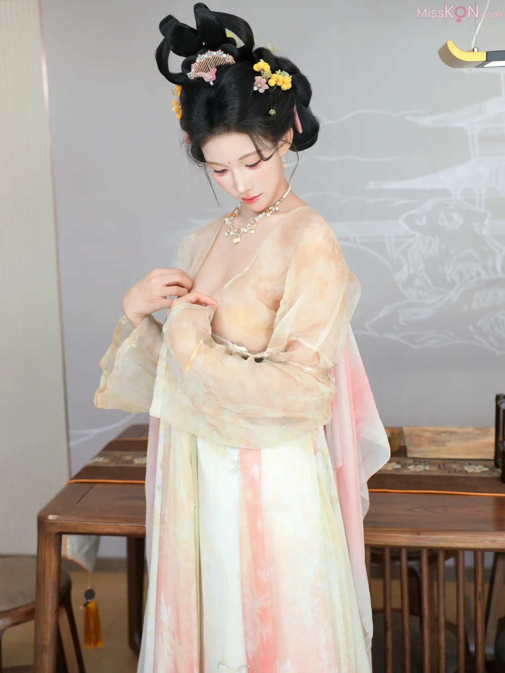 [XR Uncensored] 梨霜儿_ R18 秀人网模特 梦回大唐