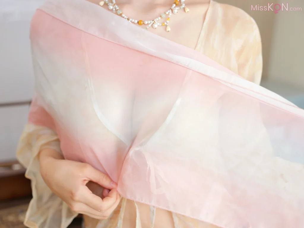 [XR Uncensored] 梨霜儿_ R18 秀人网模特 梦回大唐