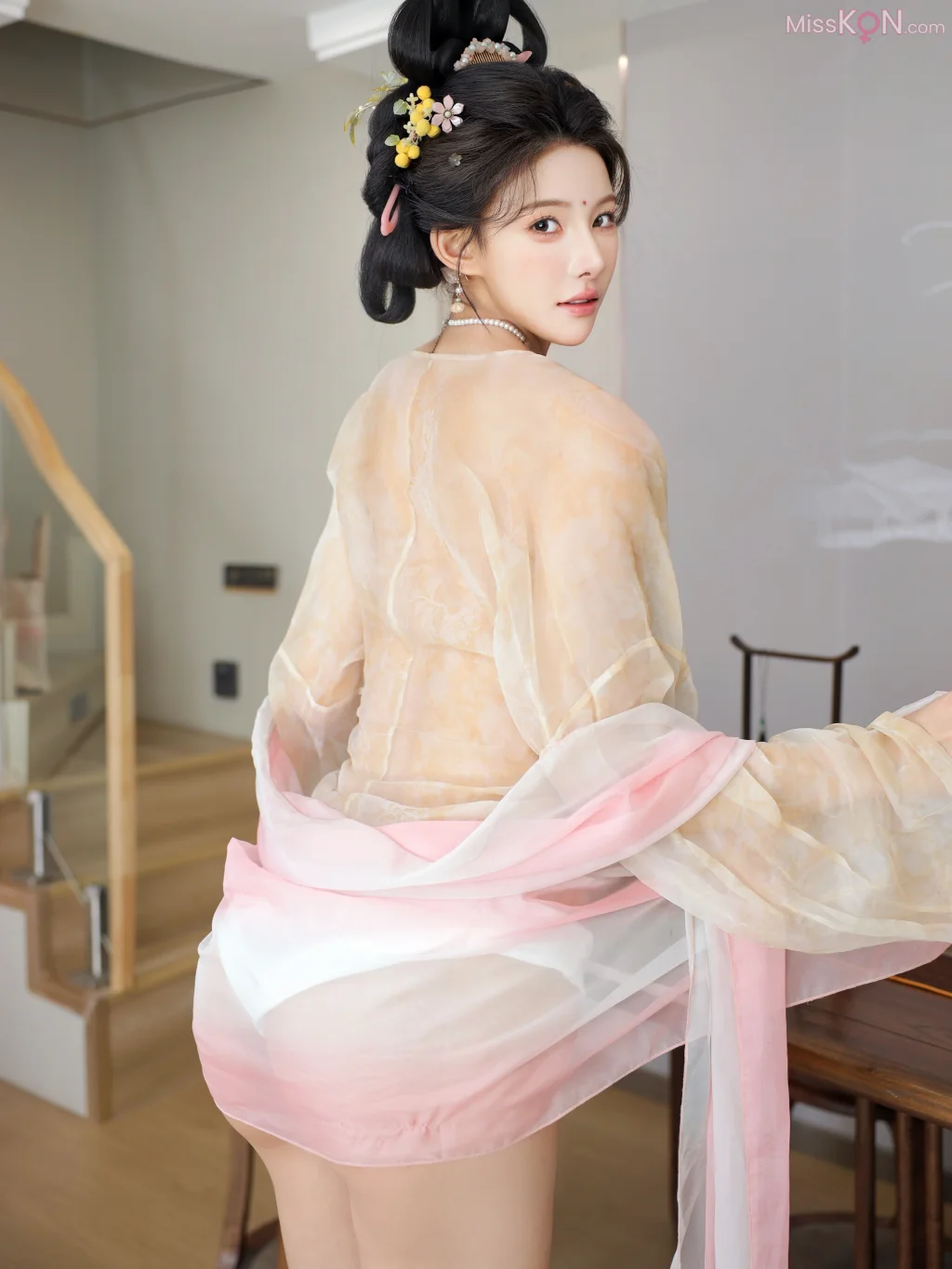 [XR Uncensored] 梨霜儿_ R18 秀人网模特 梦回大唐